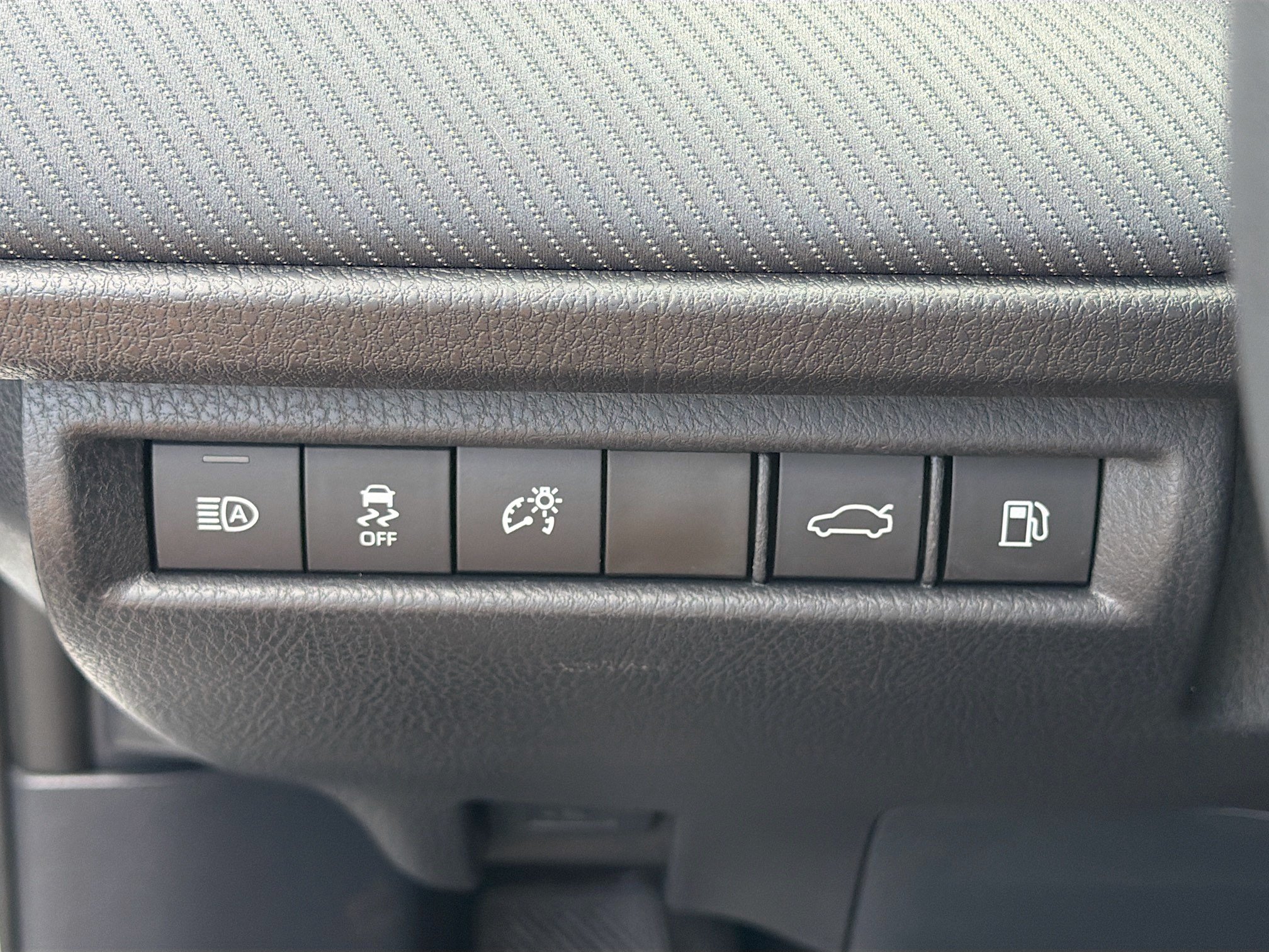 Used 2025 Toyota Camry SE w/ Multimedia Upgrade Package FWD image 34