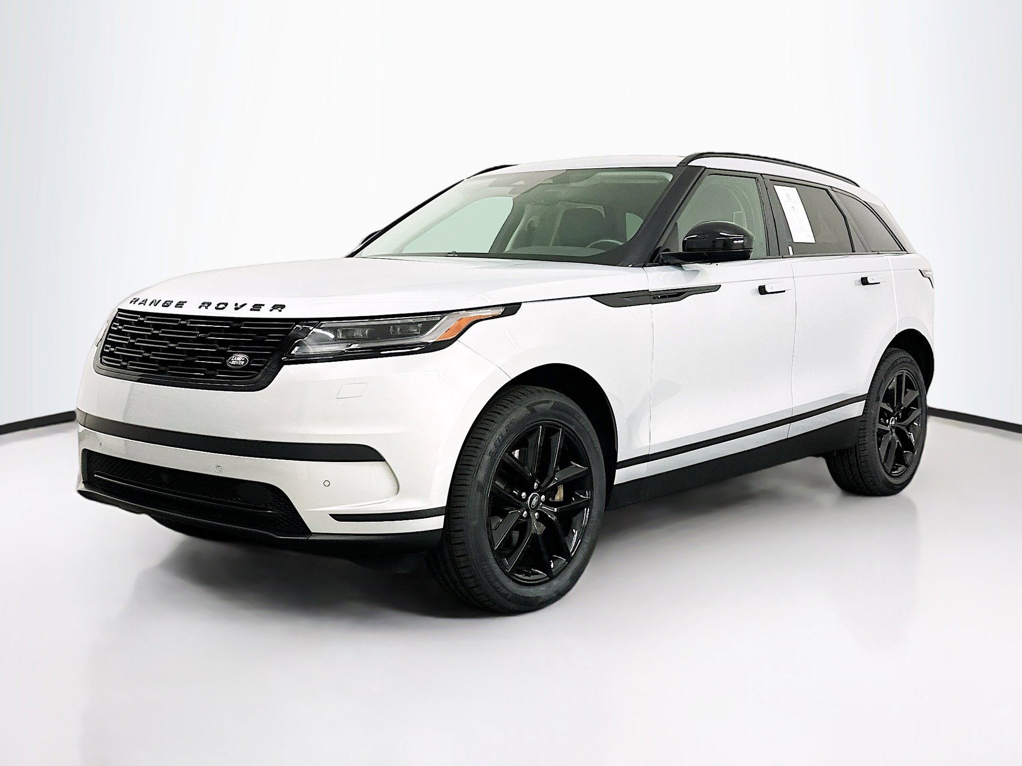Used 2024 Land Rover Range Rover Velar S image 3