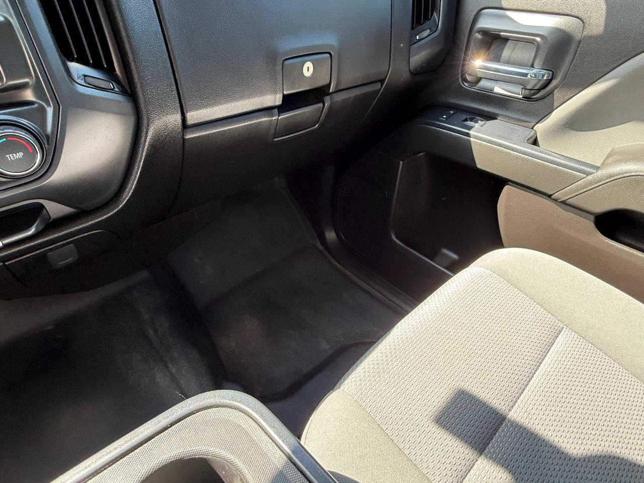 Used 2017 Chevrolet Silverado 1500 W/T AWD/4WD image 17