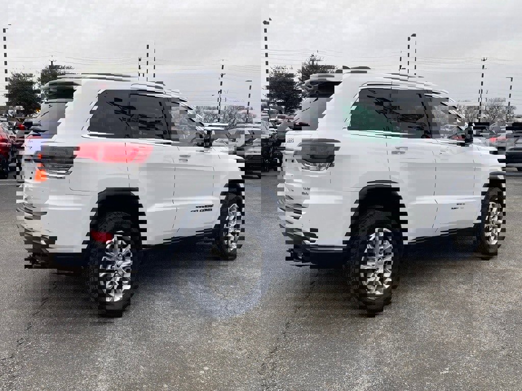 Used 2021 Jeep Grand Cherokee Laredo image 5