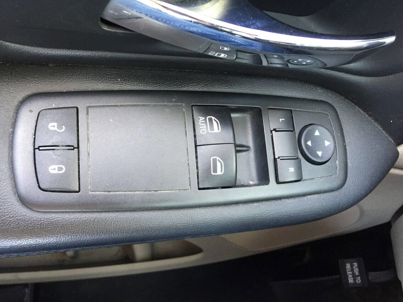 Used 2014 RAM C/V Tradesman w/ UConnect Hands-Free Group image 15