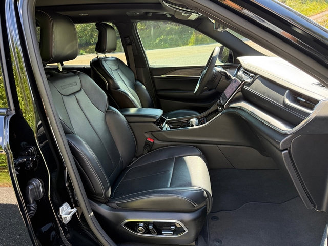 Used 2023 Jeep Grand Cherokee L Overland w/ Luxury Tech Group IV image 26