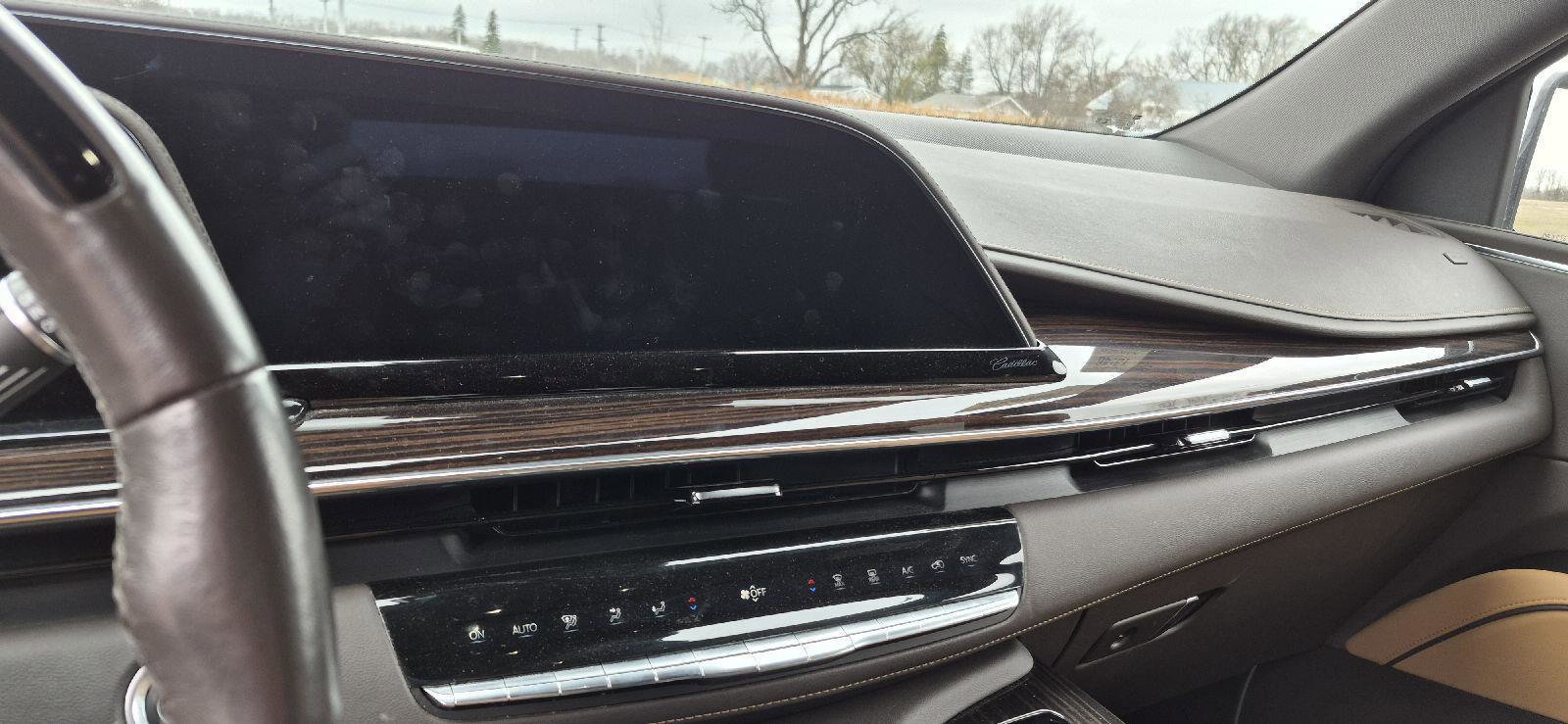 Used 2023 Cadillac Escalade ESV Premium Luxury w/ LPO, Radiant Package image 10