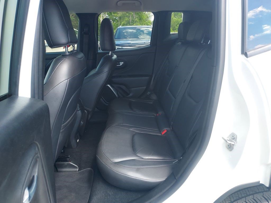 Used 2018 Jeep Renegade Limited w/ UConnect 8.4 Nav Group AWD/4WD image 24