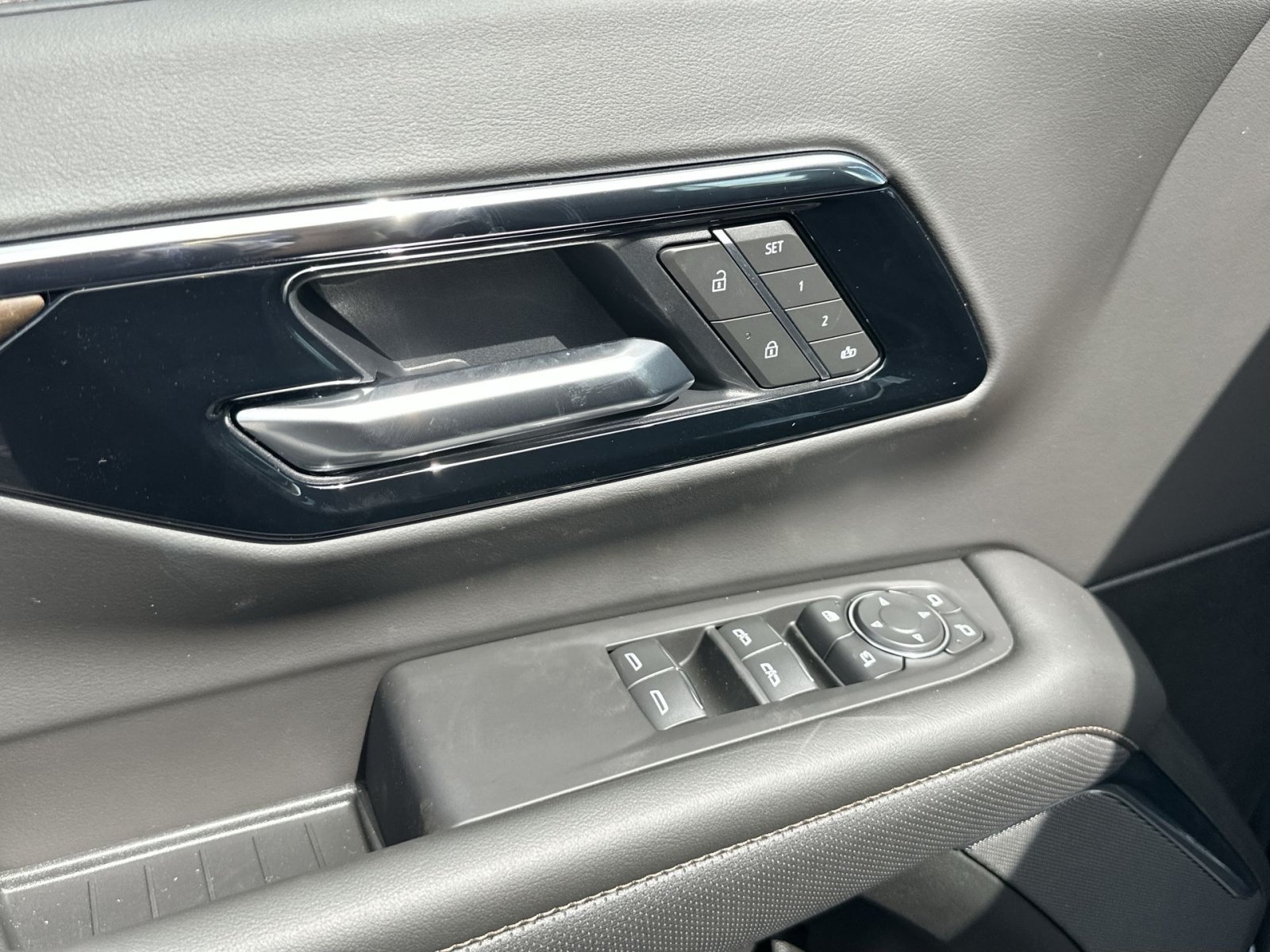 New 2026 Chevrolet Tahoe High Country AWD/4WD image 15