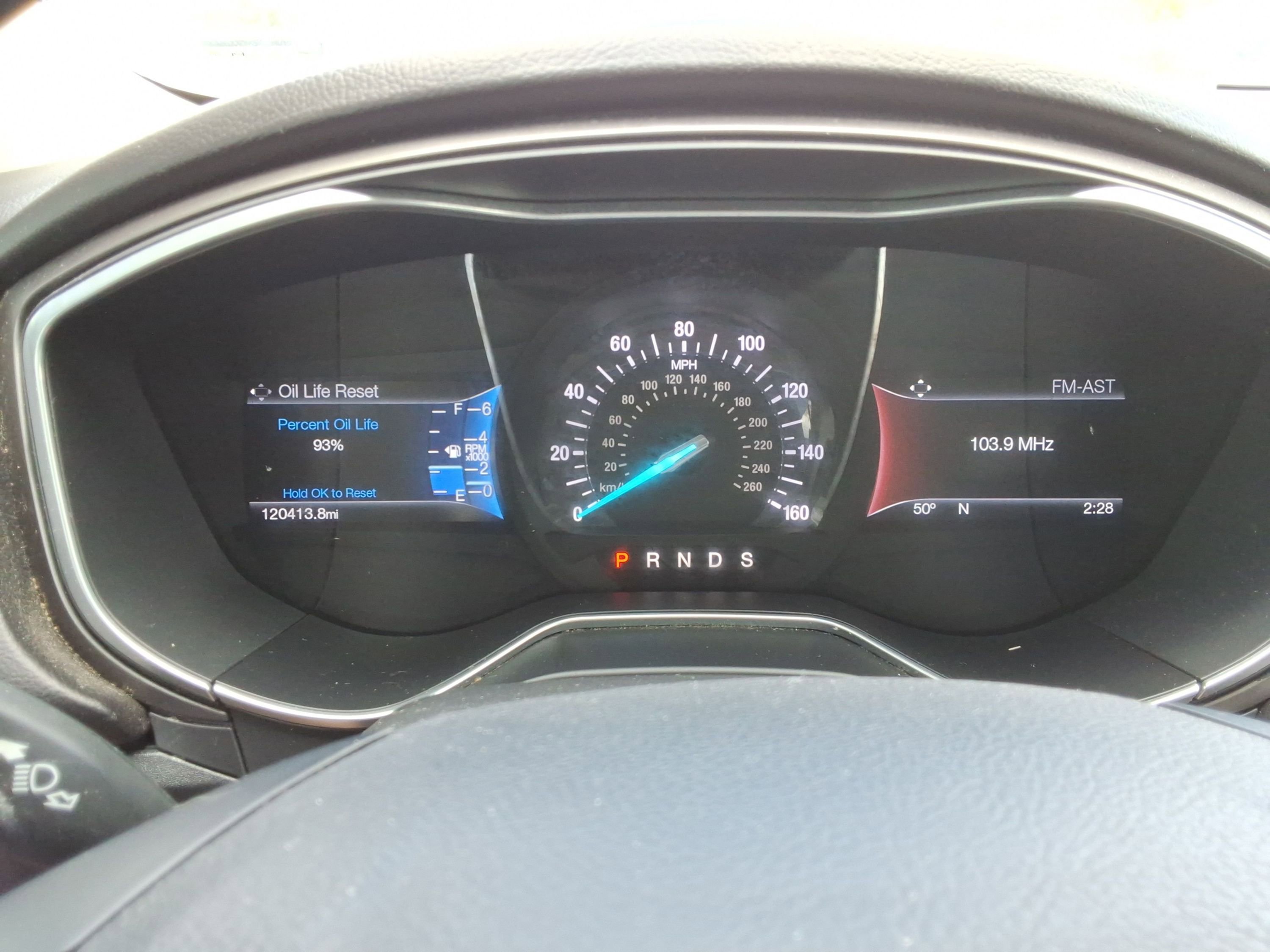 Used 2017 Ford Fusion SE w/ Fusion SE Technology Package FWD image 14