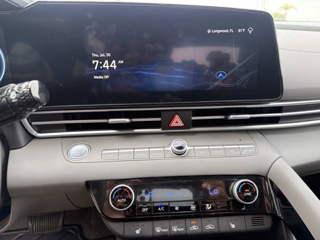 Used 2023 Hyundai Elantra SEL w/ Convenience Package FWD image 28