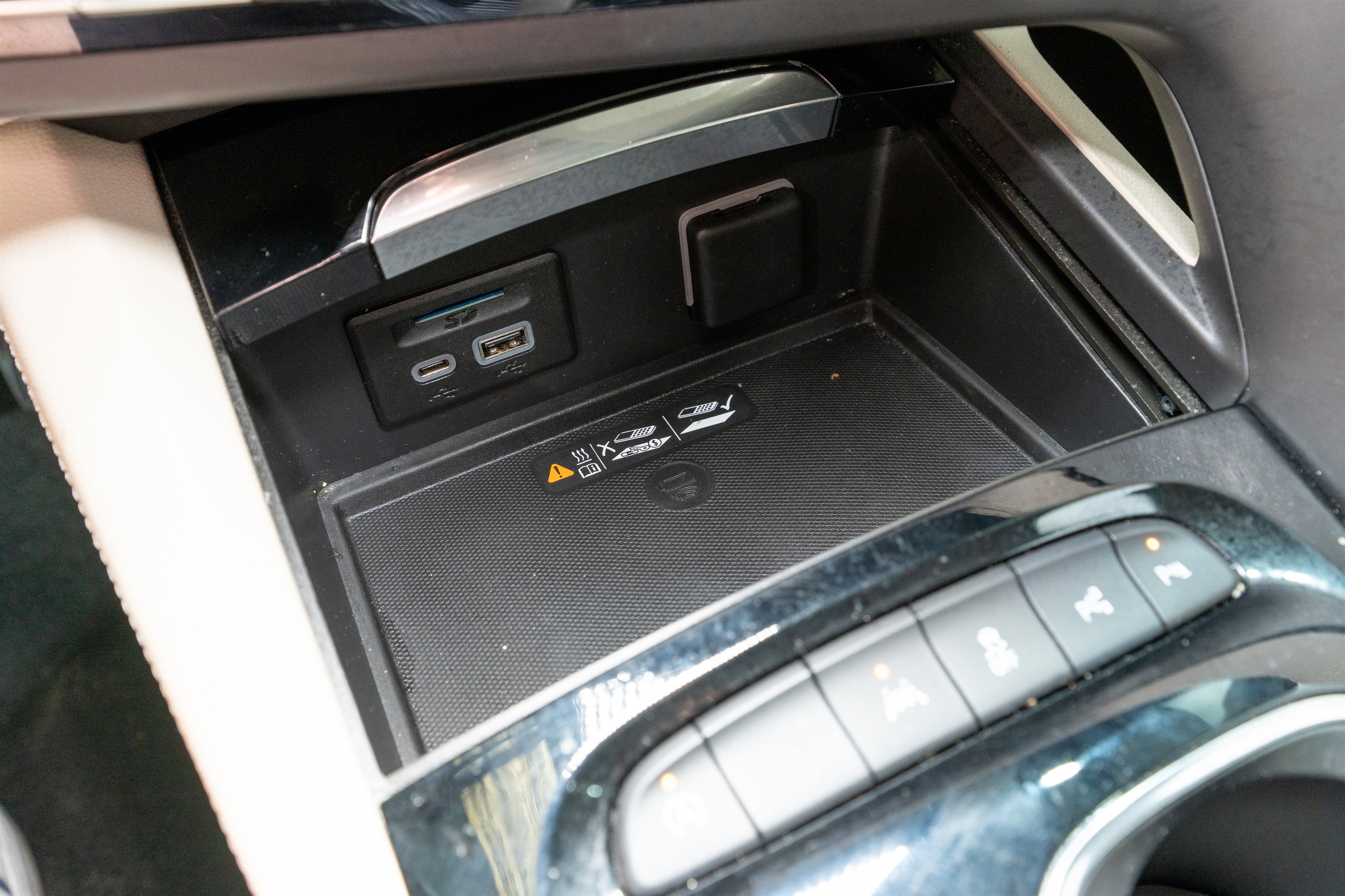 Used 2022 Buick Envision Avenir w/ Technology Package II image 24