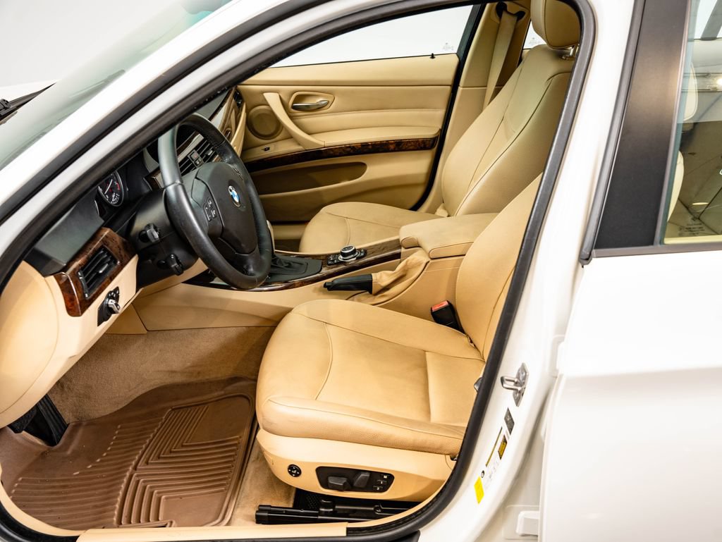 Used 2010 BMW 328i Sedan RWD image 21