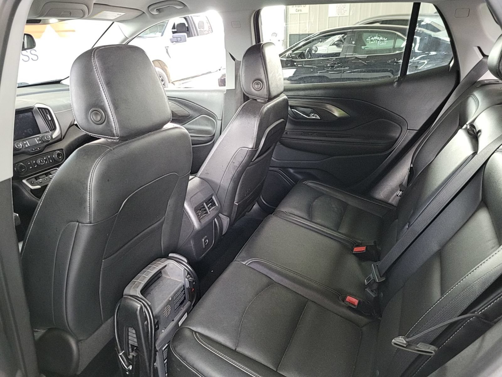 Used 2023 GMC Terrain SLT AWD/4WD image 9