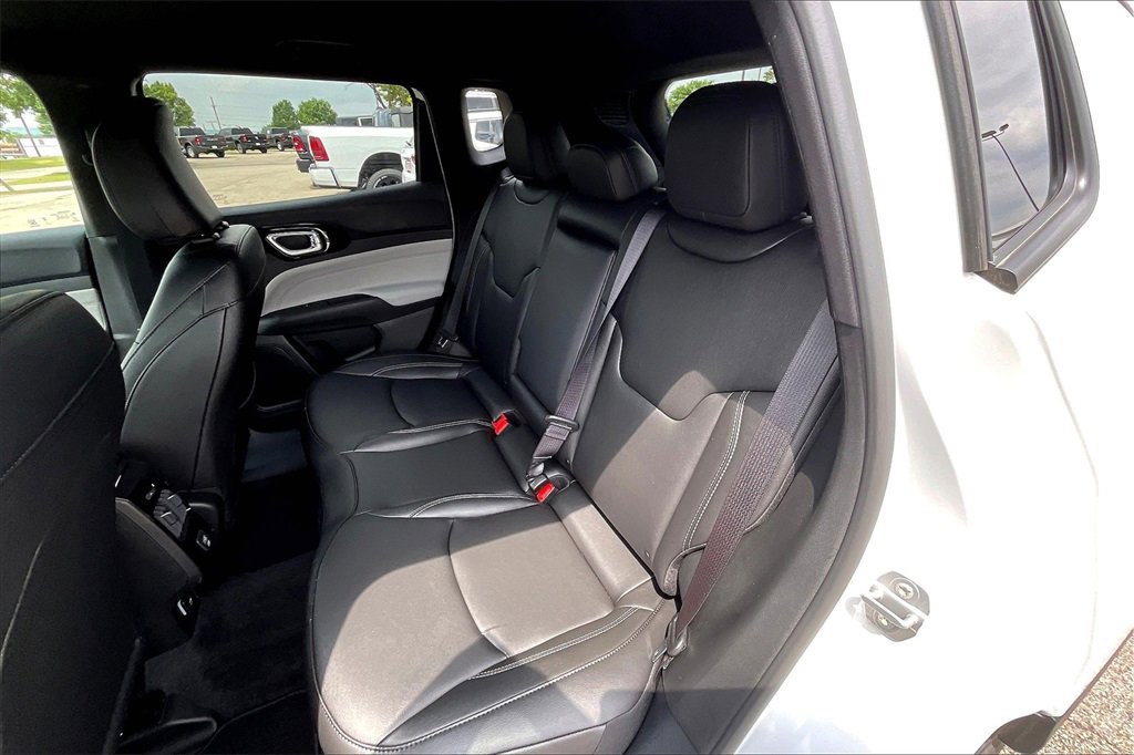 New 2025 Jeep Compass Limited image 10