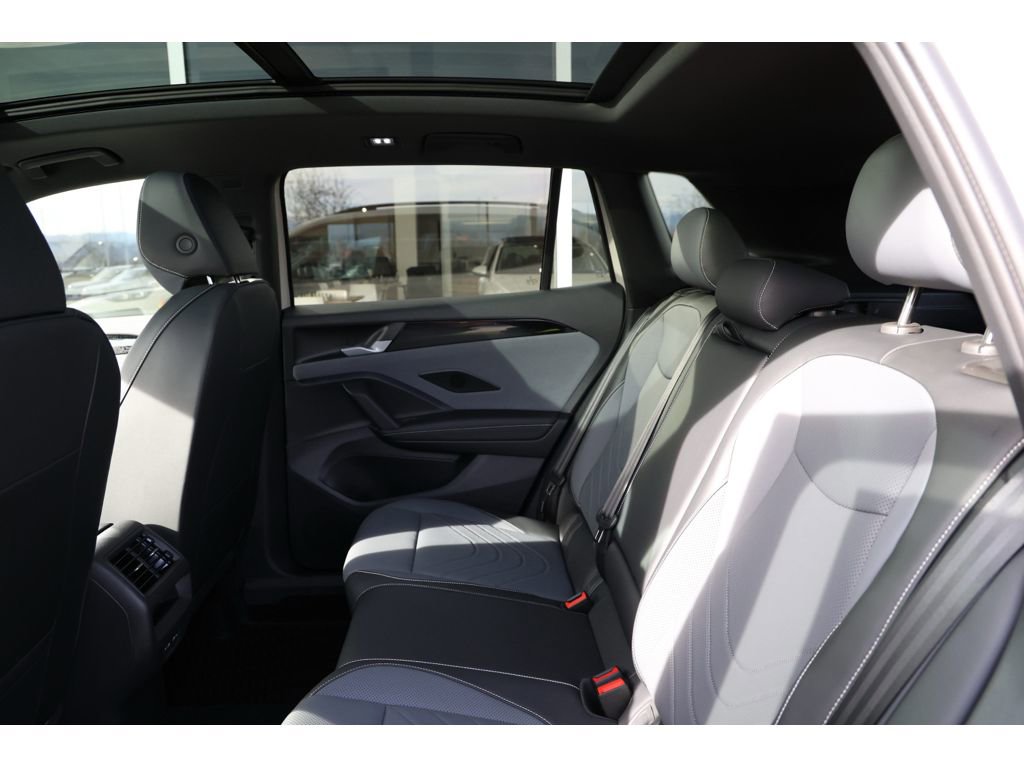 New 2026 Volkswagen Tiguan SE R-Line image 21