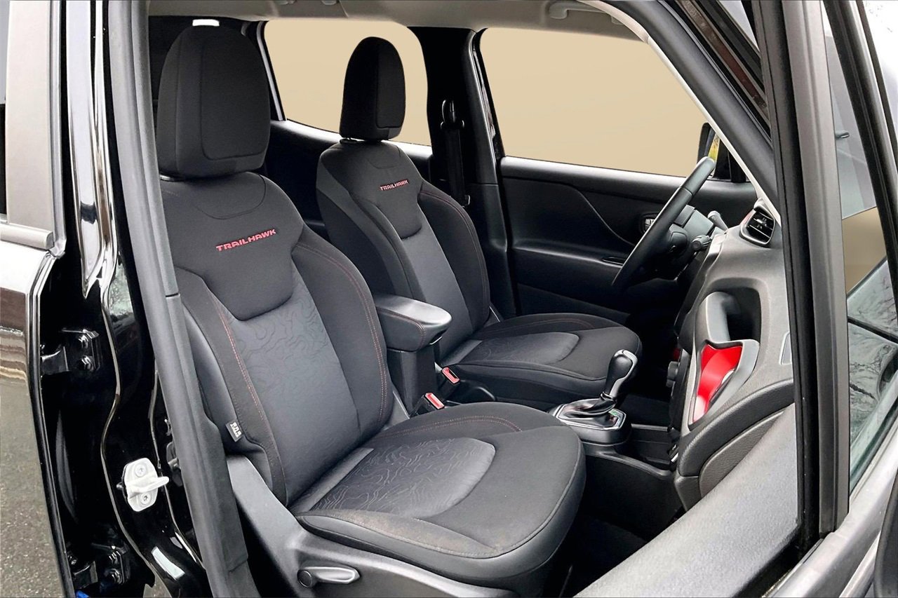 Certified 2023 Jeep Renegade Trailhawk image 22