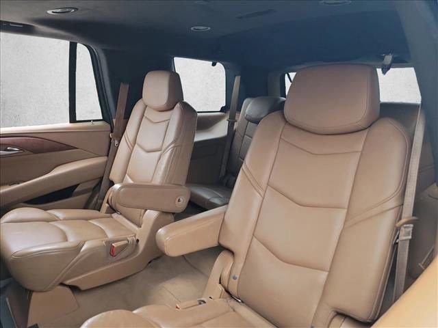 Used 2017 Cadillac Escalade Platinum image 11