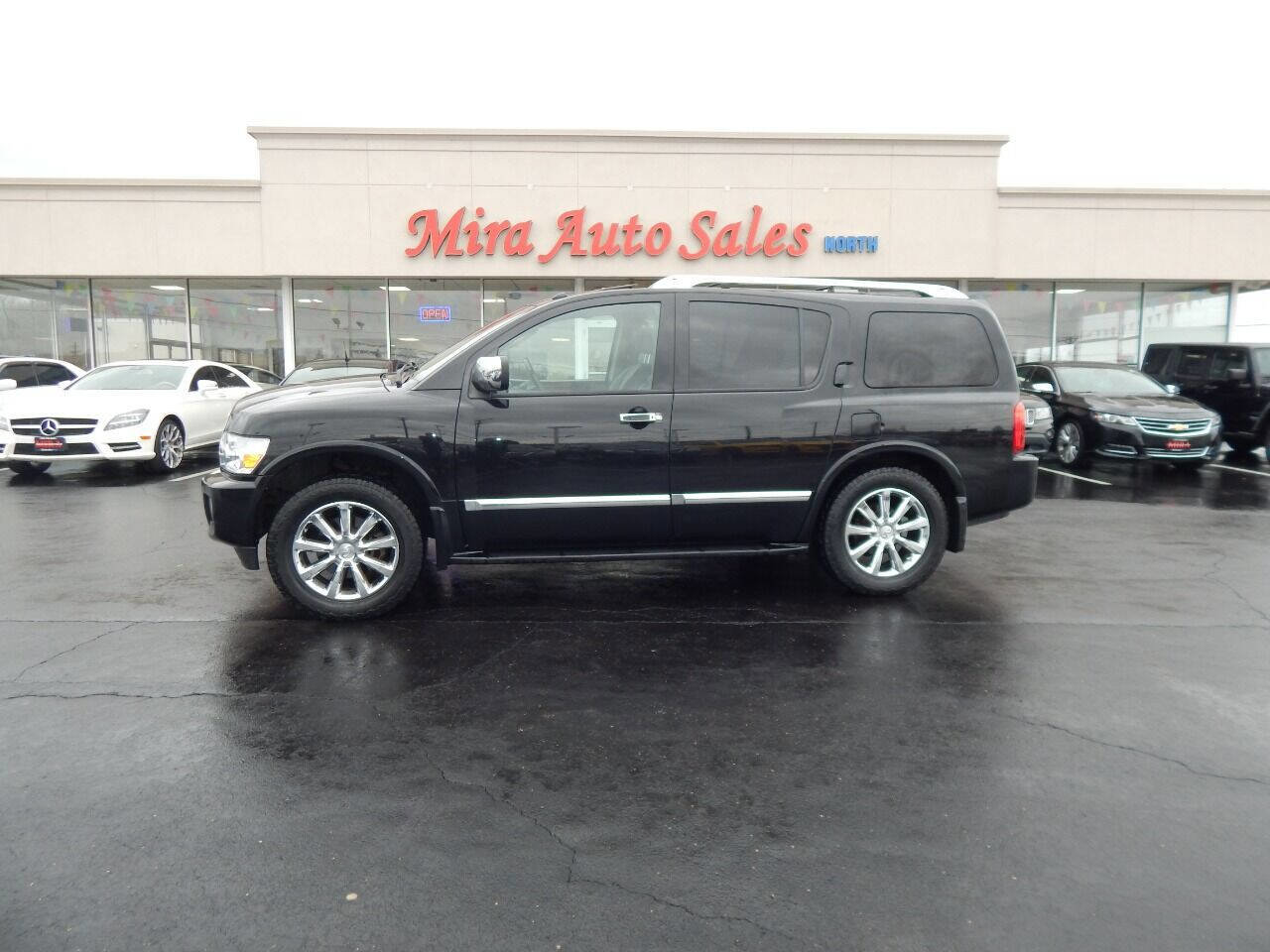 Used 2010 INFINITI QX56 4WD image 1