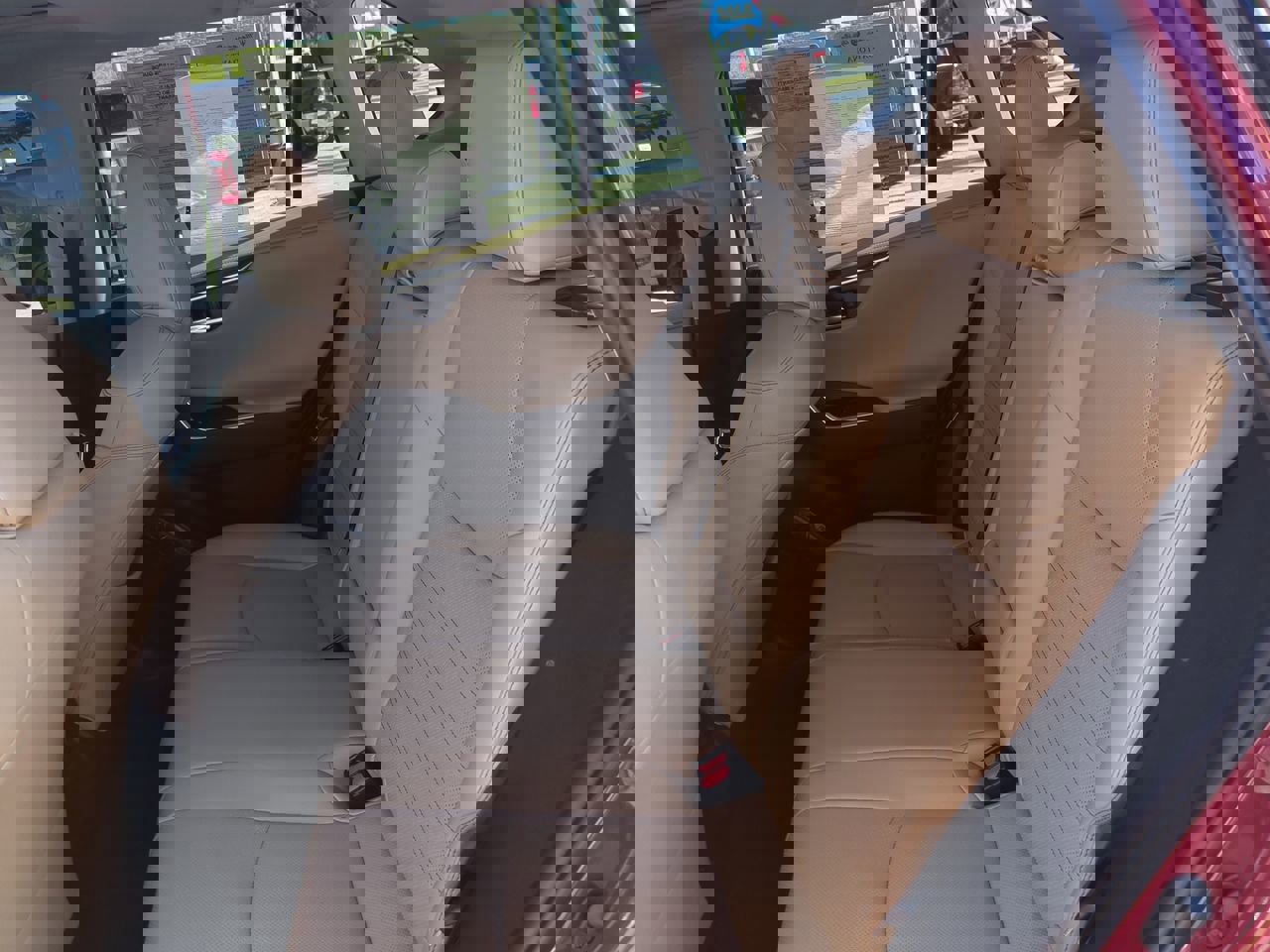 Used 2021 Toyota RAV4 Limited image 13