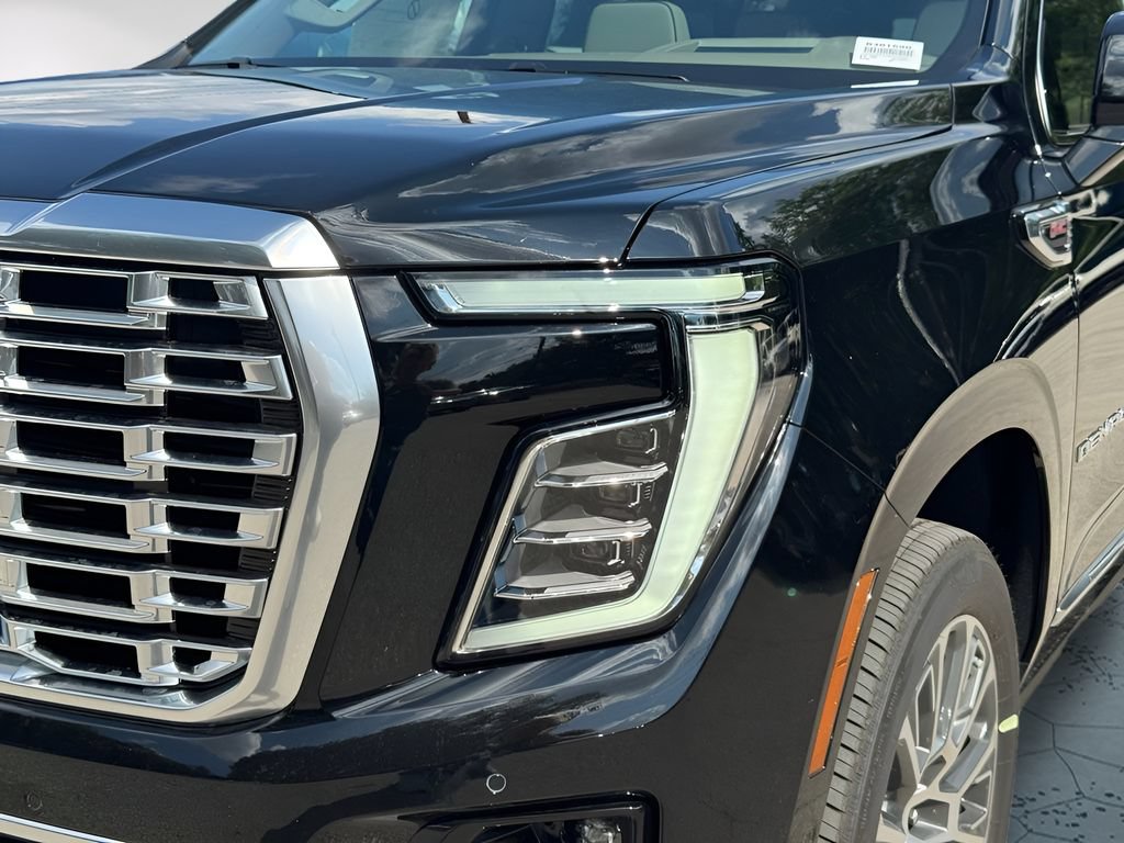 New 2026 GMC Yukon Denali w/ Denali Reserve Package AWD/4WD image 3