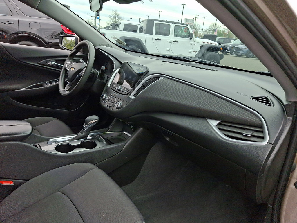 Used 2023 Chevrolet Malibu LT image 11