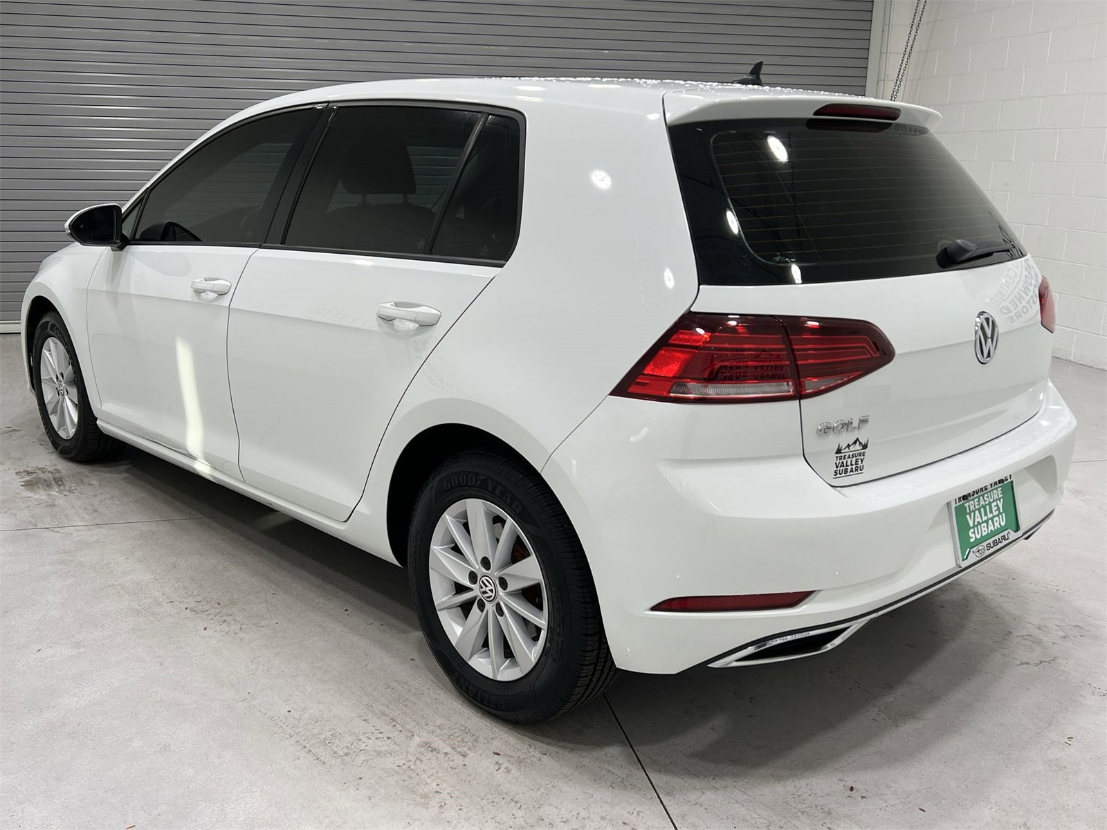 Used 2019 Volkswagen Golf S image 6