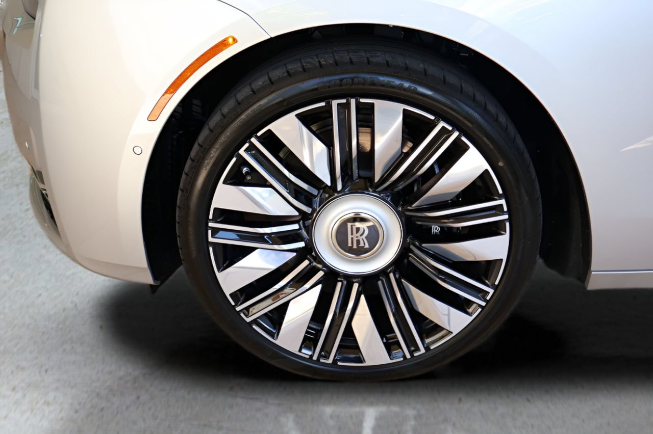 New 2027 Rolls-Royce Ghost AWD/4WD image 11