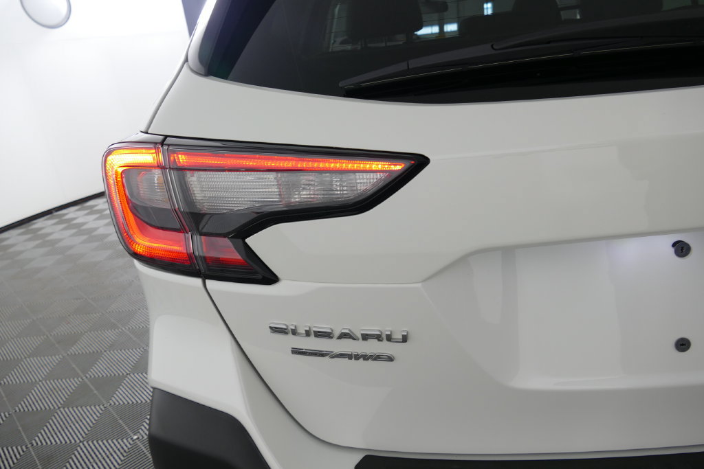 Used 2024 Subaru Outback Premium AWD/4WD image 30