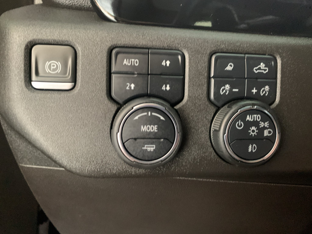 Used 2023 Chevrolet Silverado 1500 LTZ AWD/4WD image 29