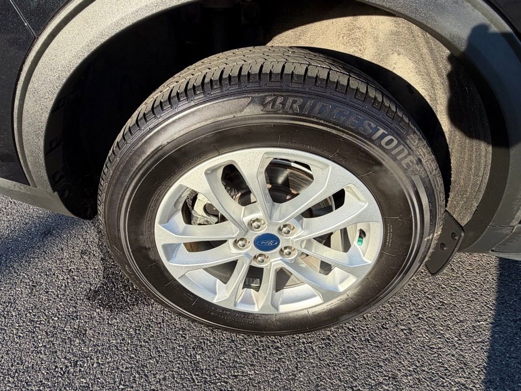 Used 2021 Ford Escape SE w/ Cold Weather Package image 14