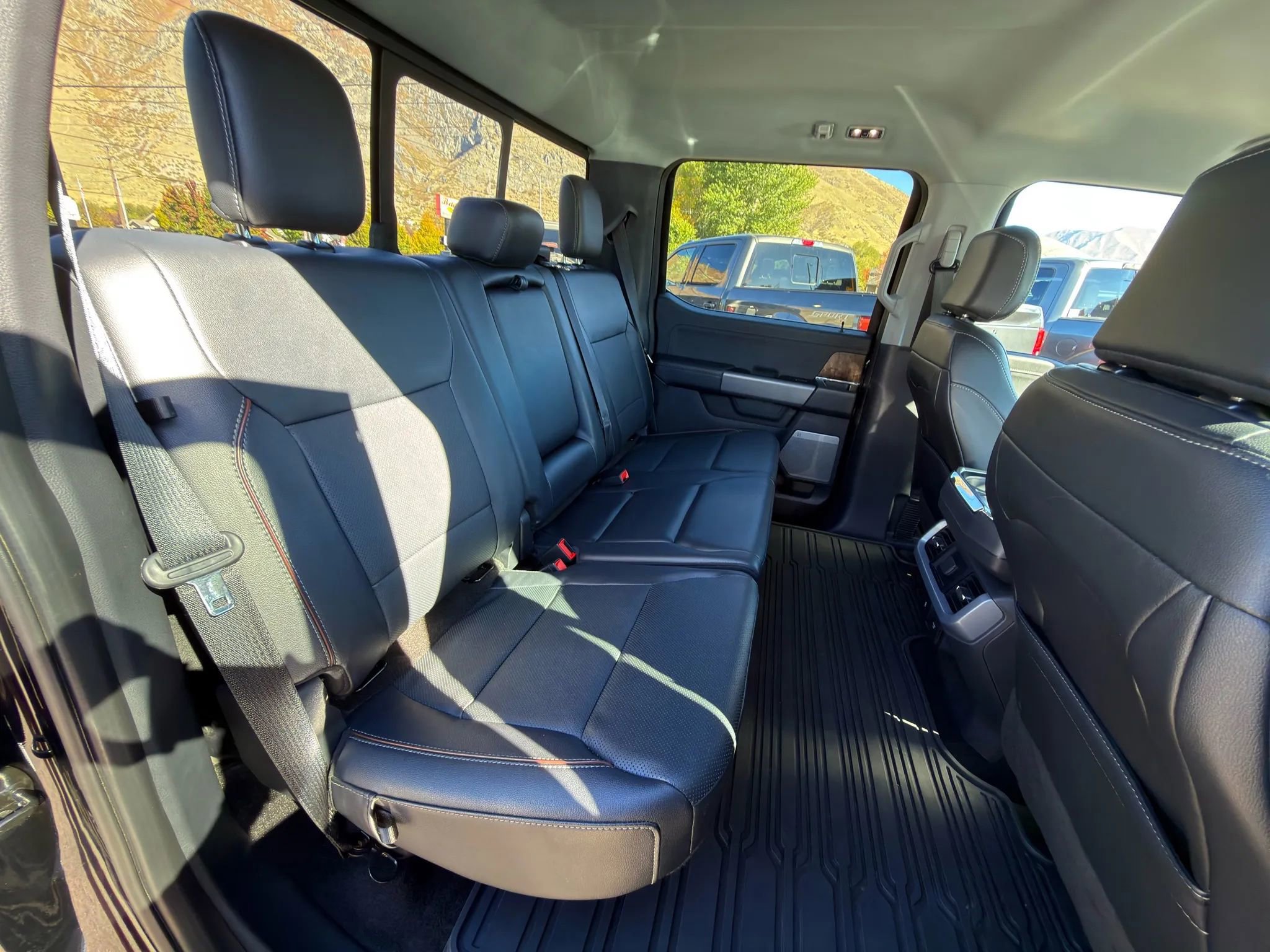 Used 2023 Ford F150 Lariat w/ Trailer Tow Package image 10