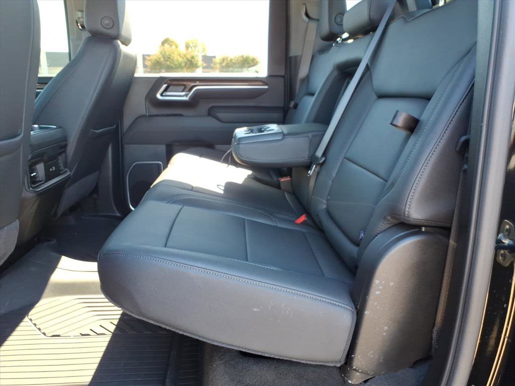 Used 2025 Chevrolet Silverado 2500 LT image 9