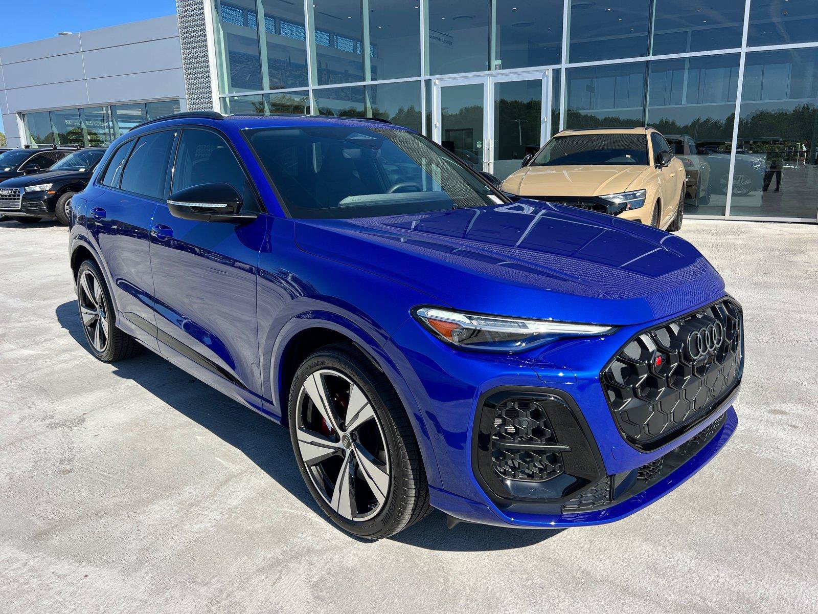 Used 2025 Audi SQ5 Premium Plus AWD/4WD image 3