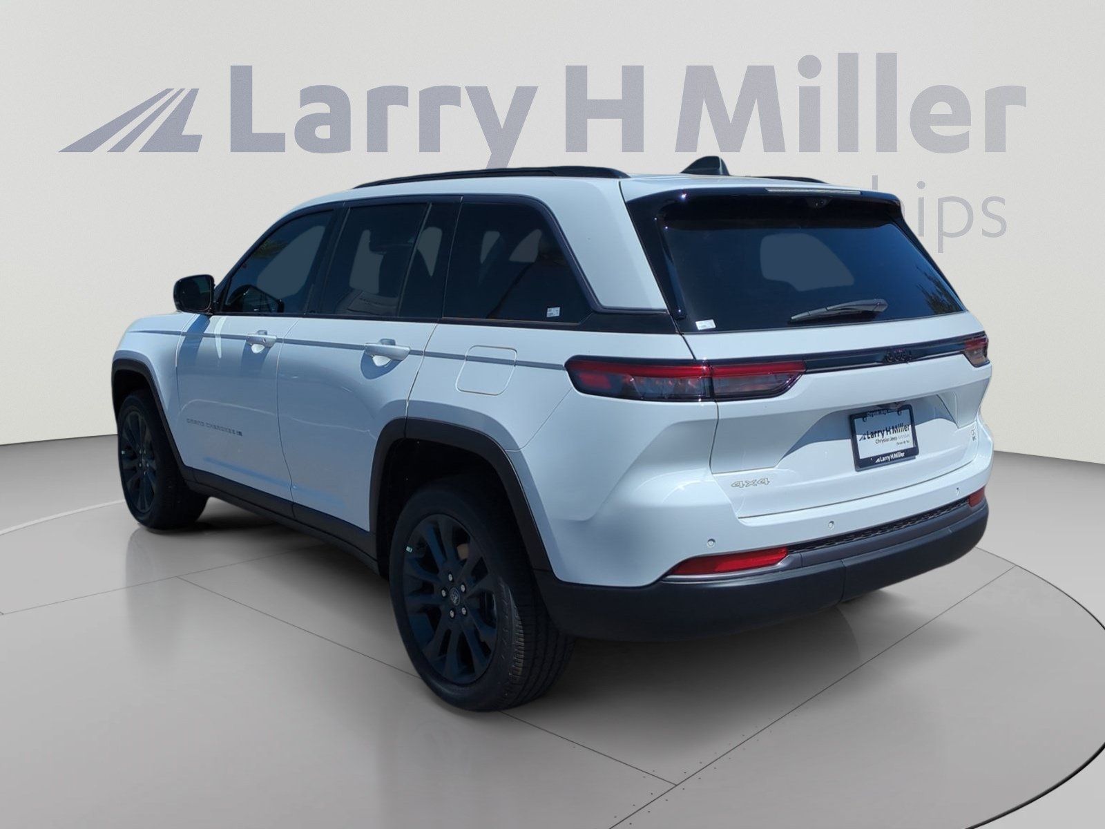 New 2026 Jeep Grand Cherokee Limited AWD/4WD image 3