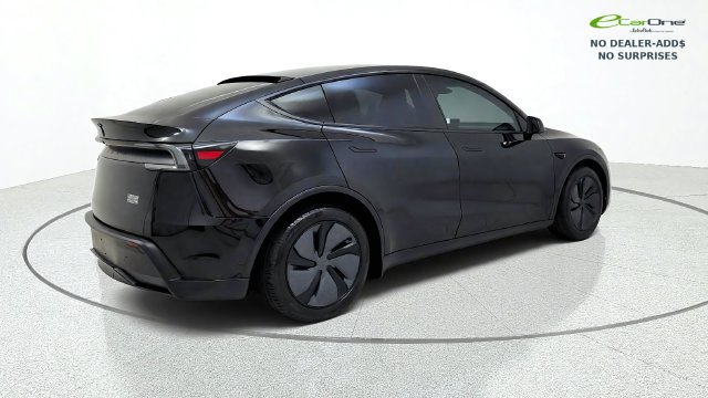 Used 2026 Tesla Model Y 2WD image 9