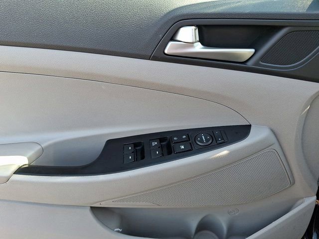 Used 2019 Hyundai Tucson SE AWD/4WD image 16