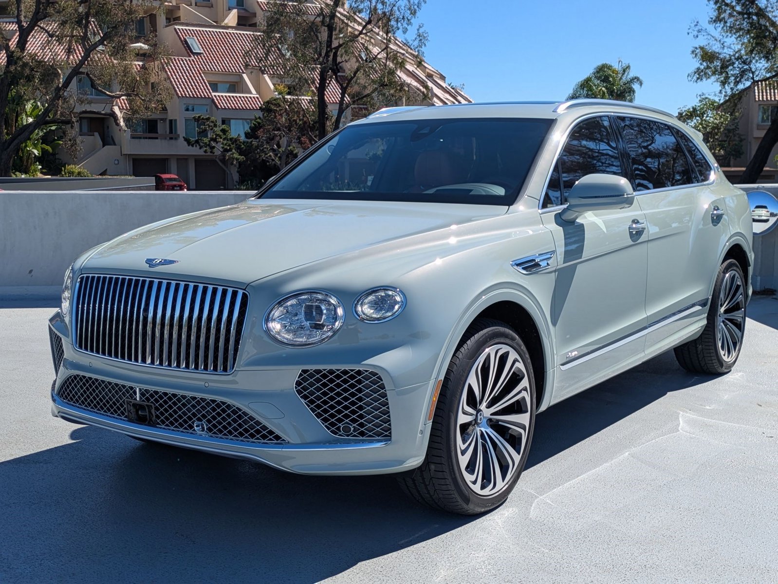 Certified 2025 Bentley Bentayga Extended Wheelbase image 7
