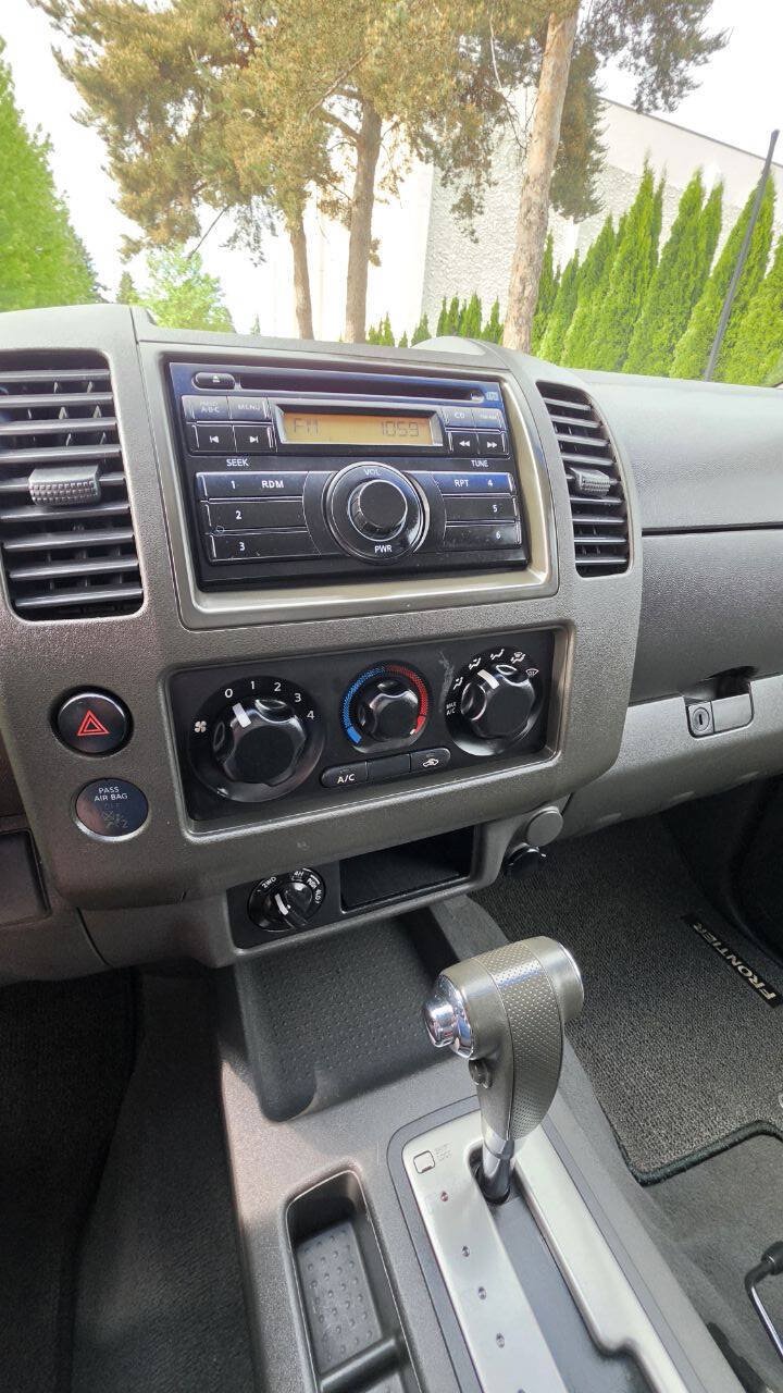 Used 2008 Nissan Frontier SE w/ SE Value Truck Pkg AWD/4WD image 15