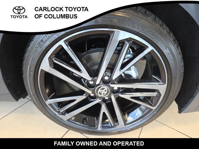 Used 2025 Toyota Camry XSE FWD image 11