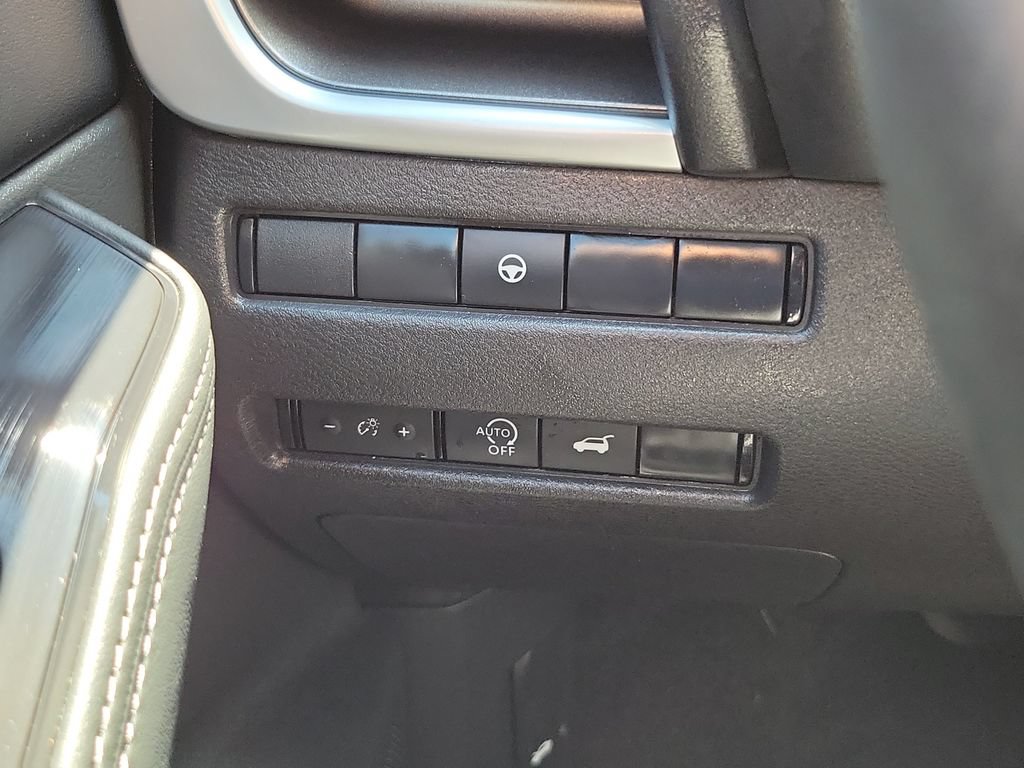 Used 2026 Nissan Rogue Dark Armor FWD image 21