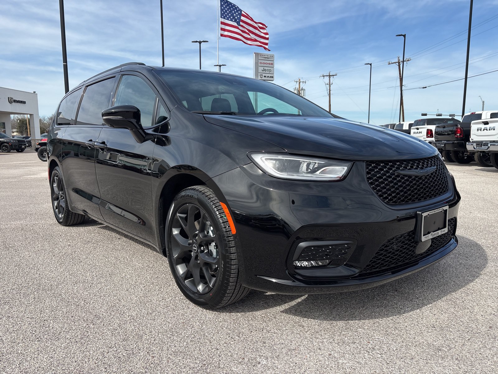 New 2026 Chrysler Pacifica Select w/ S Appearance Package FWD image 8