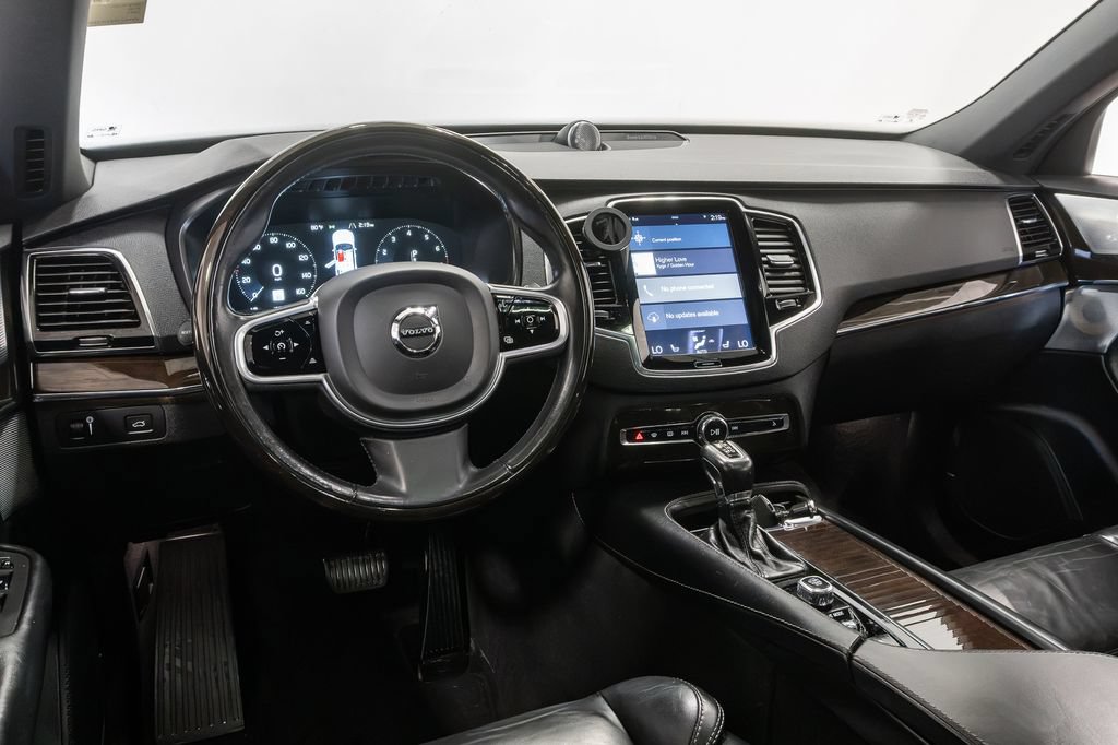 Used 2018 Volvo XC90 T6 Momentum w/ Convenience Package AWD/4WD image 7