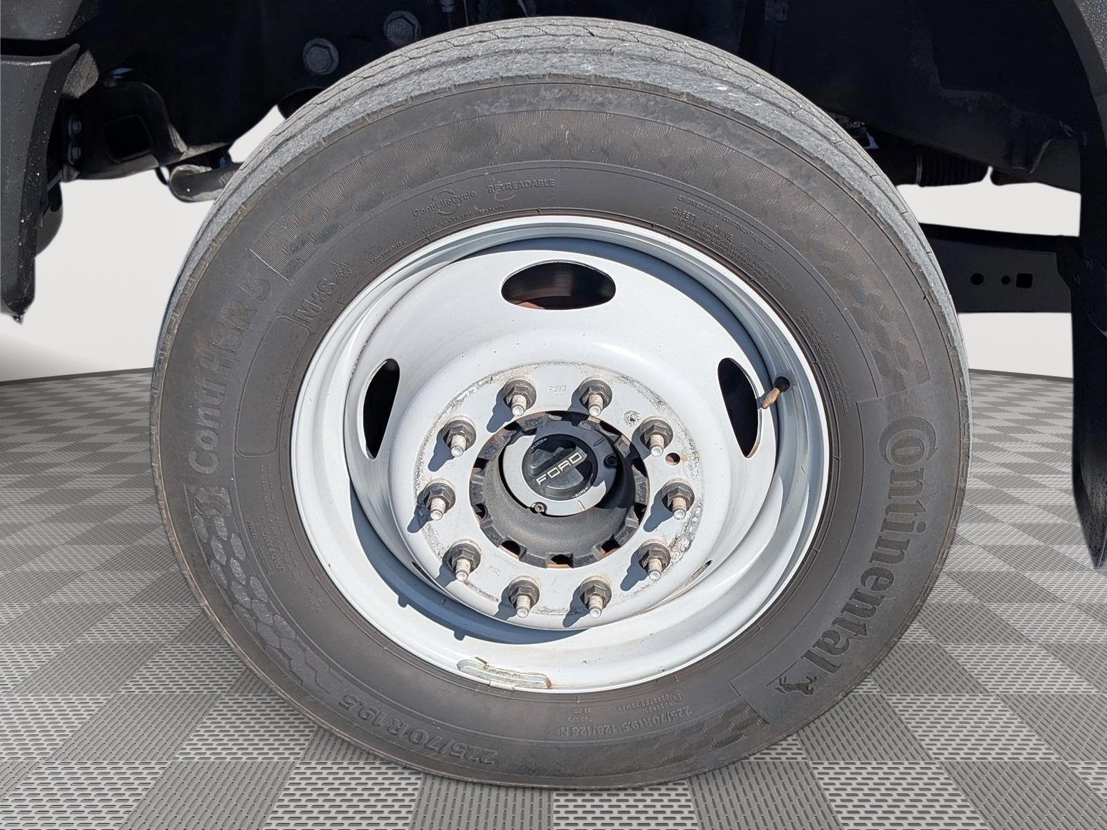 Used 2024 Ford F550 4x4 Crew Cab Super Duty image 11