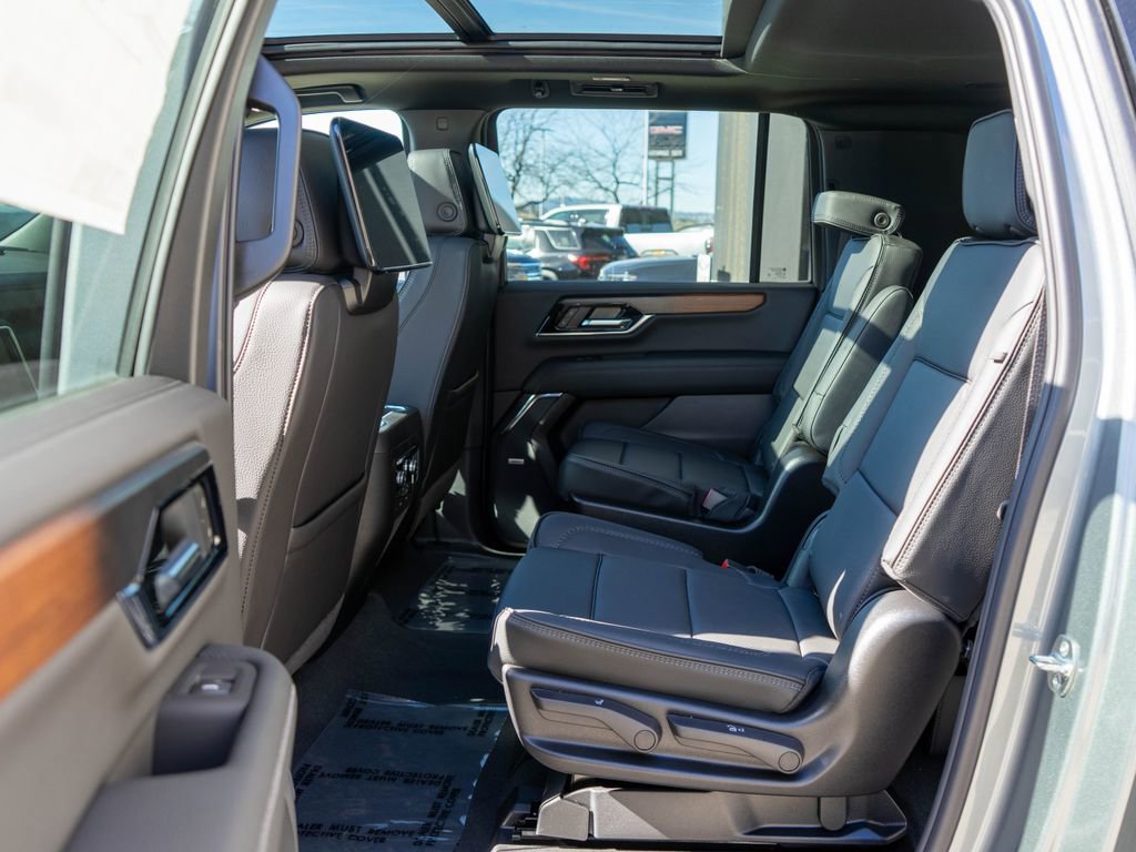 New 2026 GMC Yukon XL Denali w/ Denali Reserve Package image 14