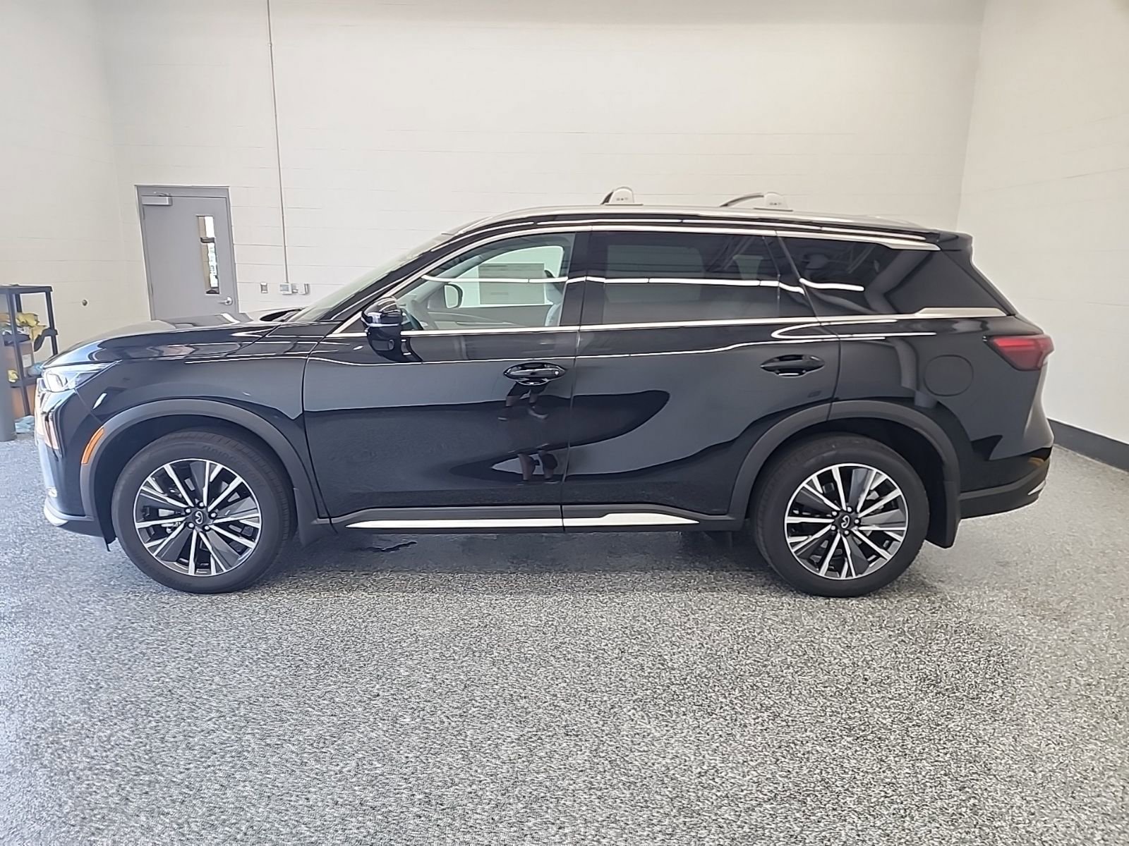 Used 2026 INFINITI QX60 Luxe w/ Cargo Package AWD/4WD image 2