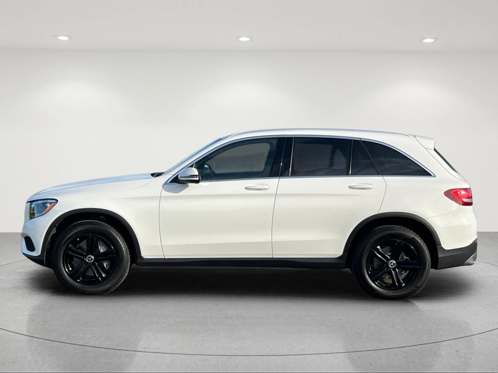 Used 2018 Mercedes-Benz GLC 300 image 2