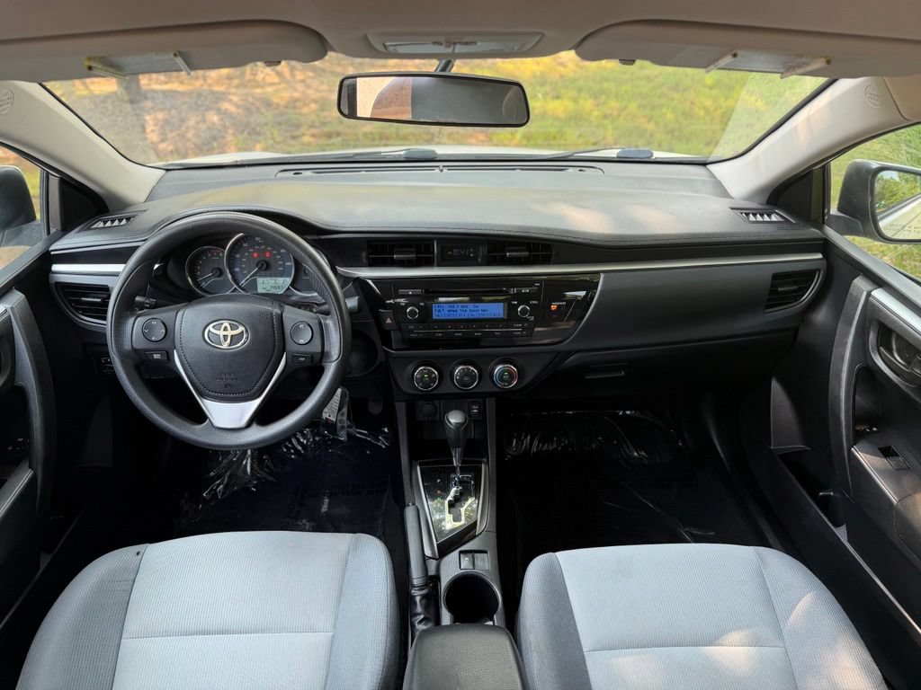 Used 2015 Toyota Corolla L FWD image 12