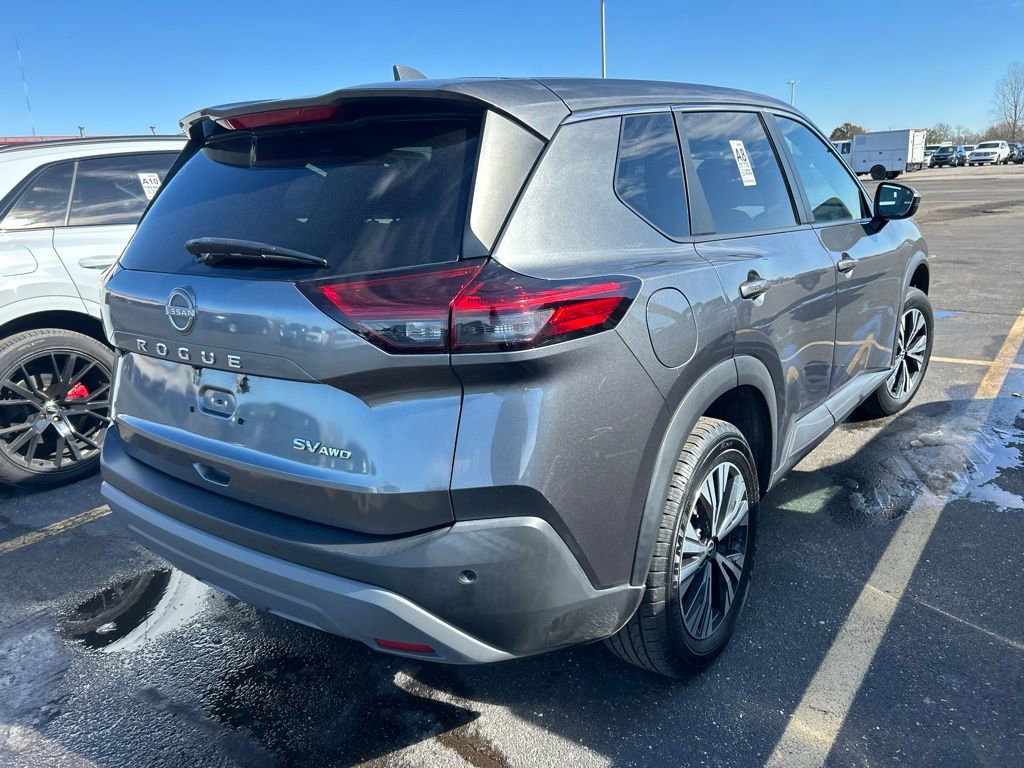 Used 2022 Nissan Rogue SV image 4