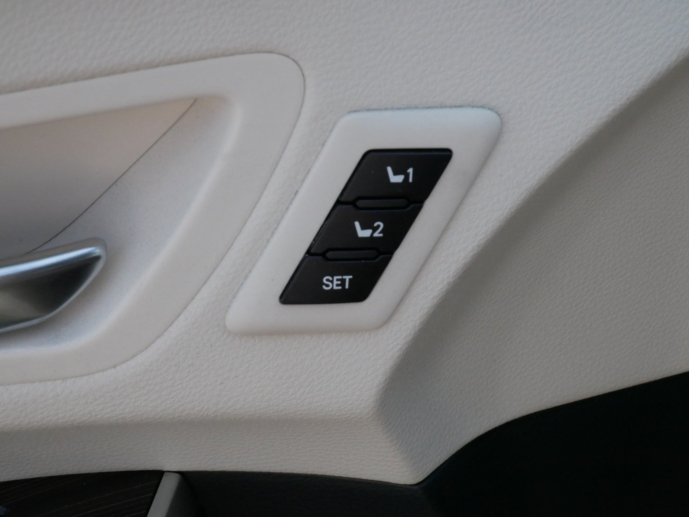 Certified 2021 Toyota Sienna Platinum FWD image 14