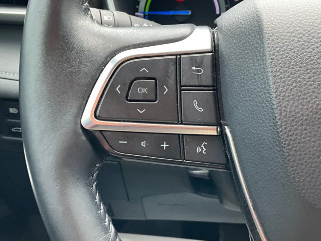 Used 2021 Toyota Highlander XLE AWD/4WD image 16