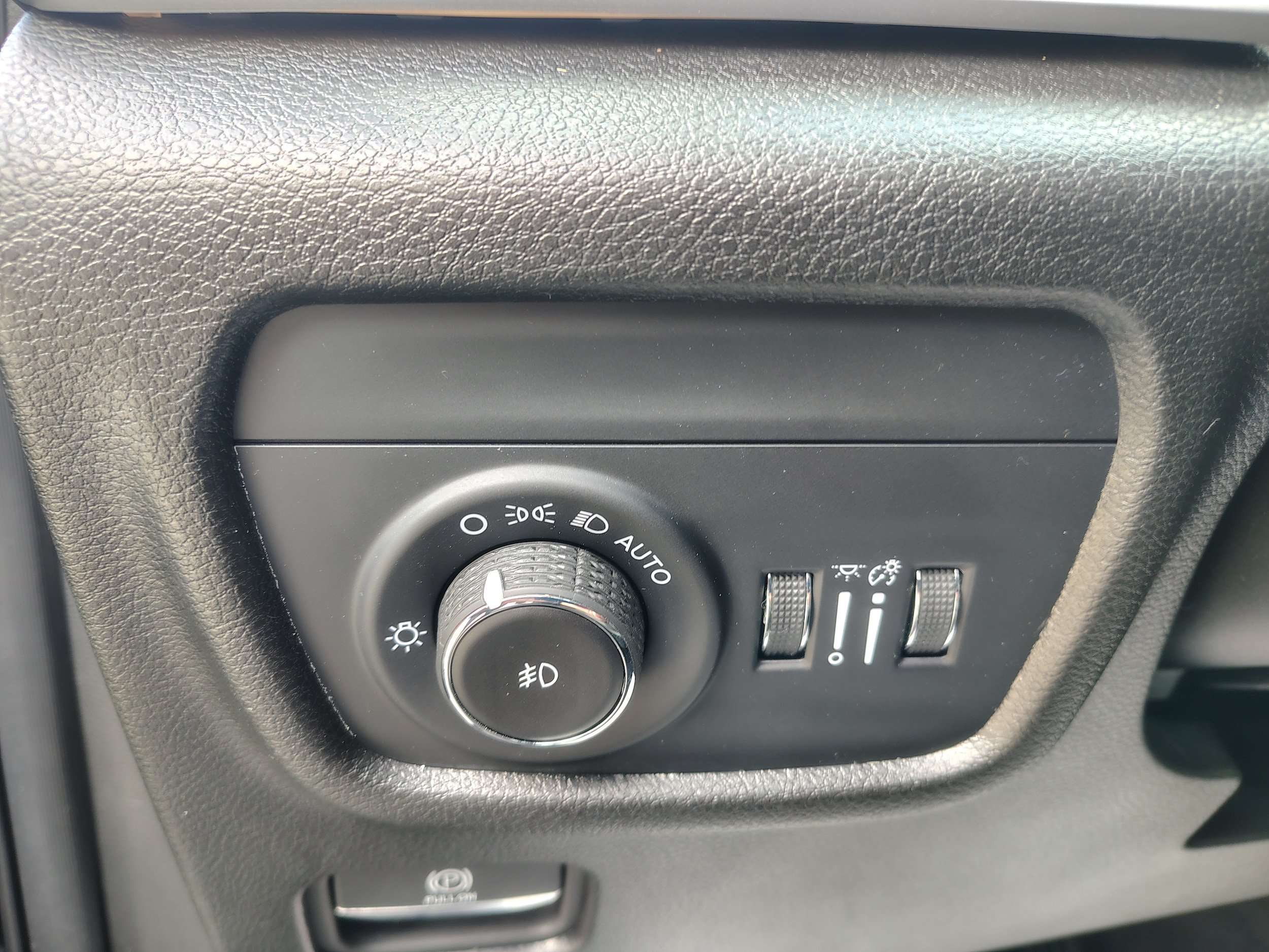 Certified 2024 Jeep Grand Cherokee Limited AWD/4WD image 25