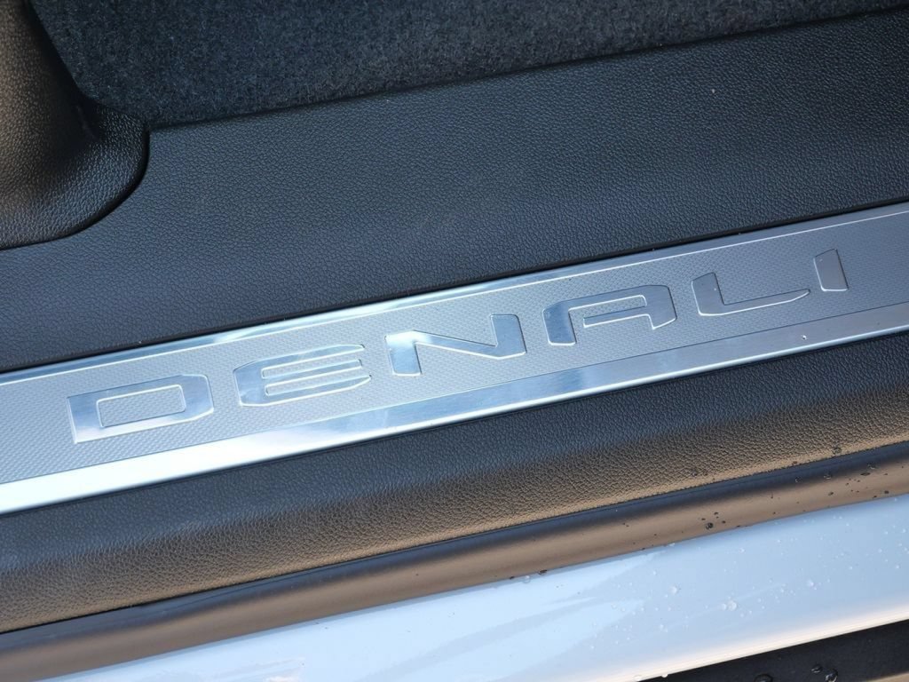 New 2026 GMC Yukon XL Denali w/ Denali Reserve Package AWD/4WD image 31