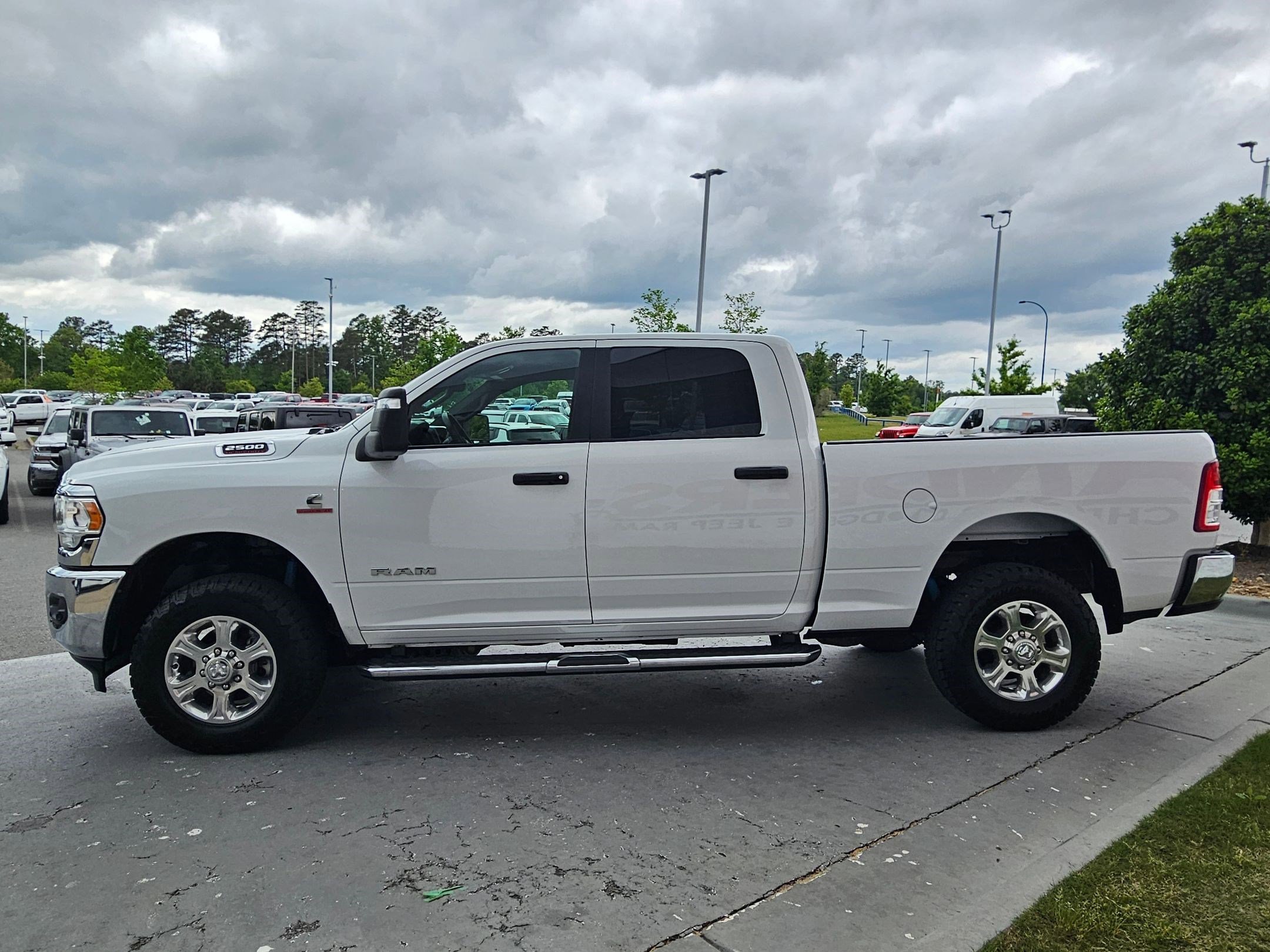 Used 2024 RAM 2500 Big Horn w/ Off Road Package AWD/4WD image 4